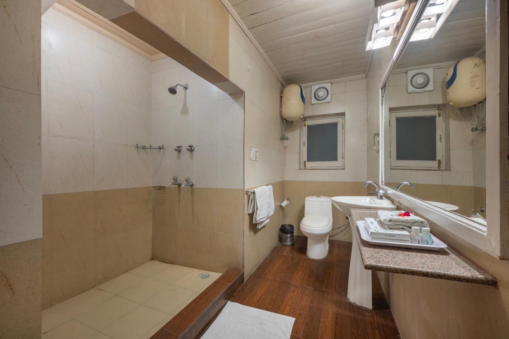 Super Deluxe Double Room,1677861455:JPEG