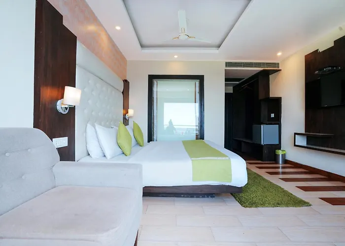 Nature Valley View Resort Mashobra !! Luxury Choice !! Gaming Zone !! Open Terrace !! Big Parking
